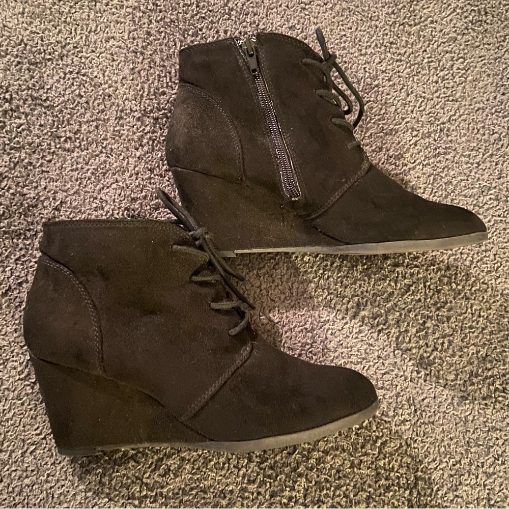 Wedge boots